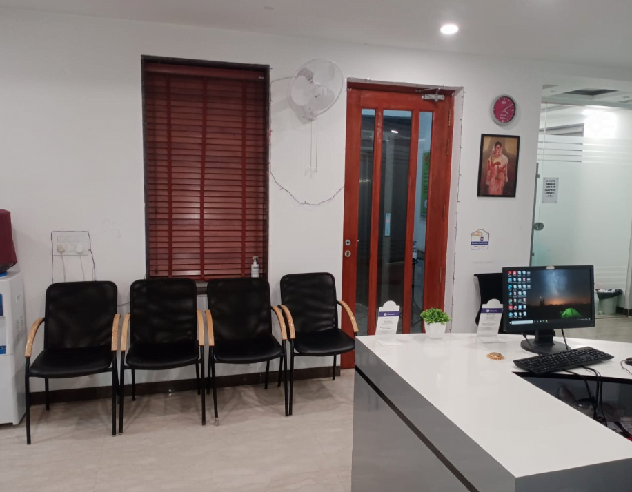 patient waiting area at hairfree and hairgrow pune clinic