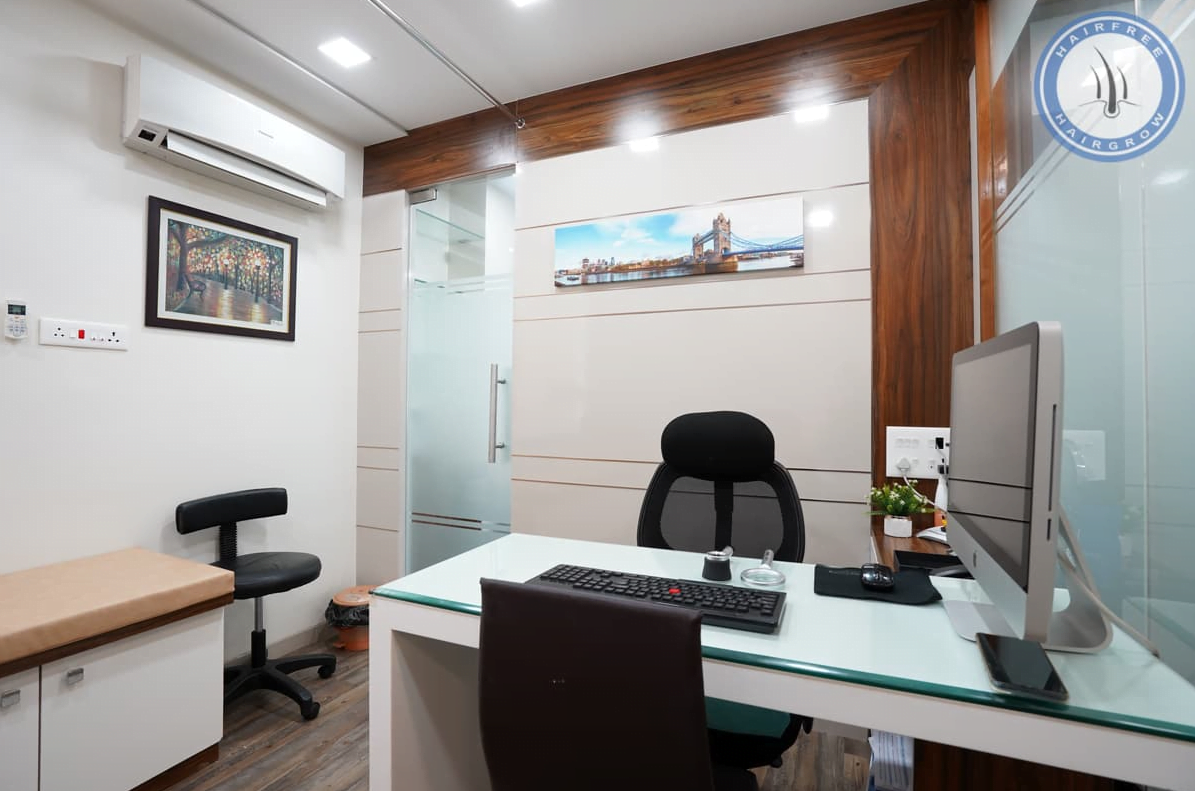 best hair doctor's consultation cabin with monitor at gurugram branch of hair grow hair free